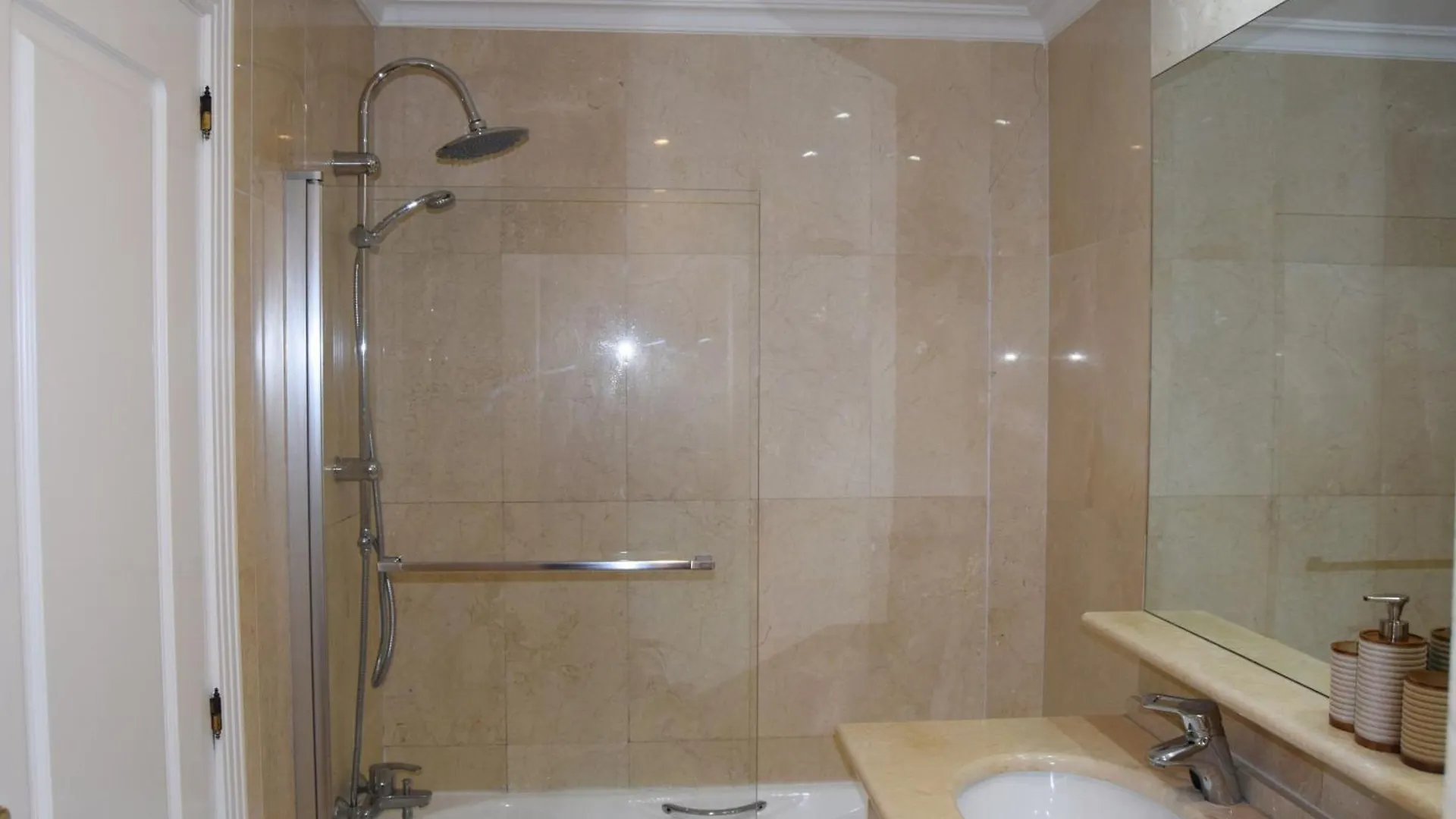 Marbella Seaview Apartment with Pool