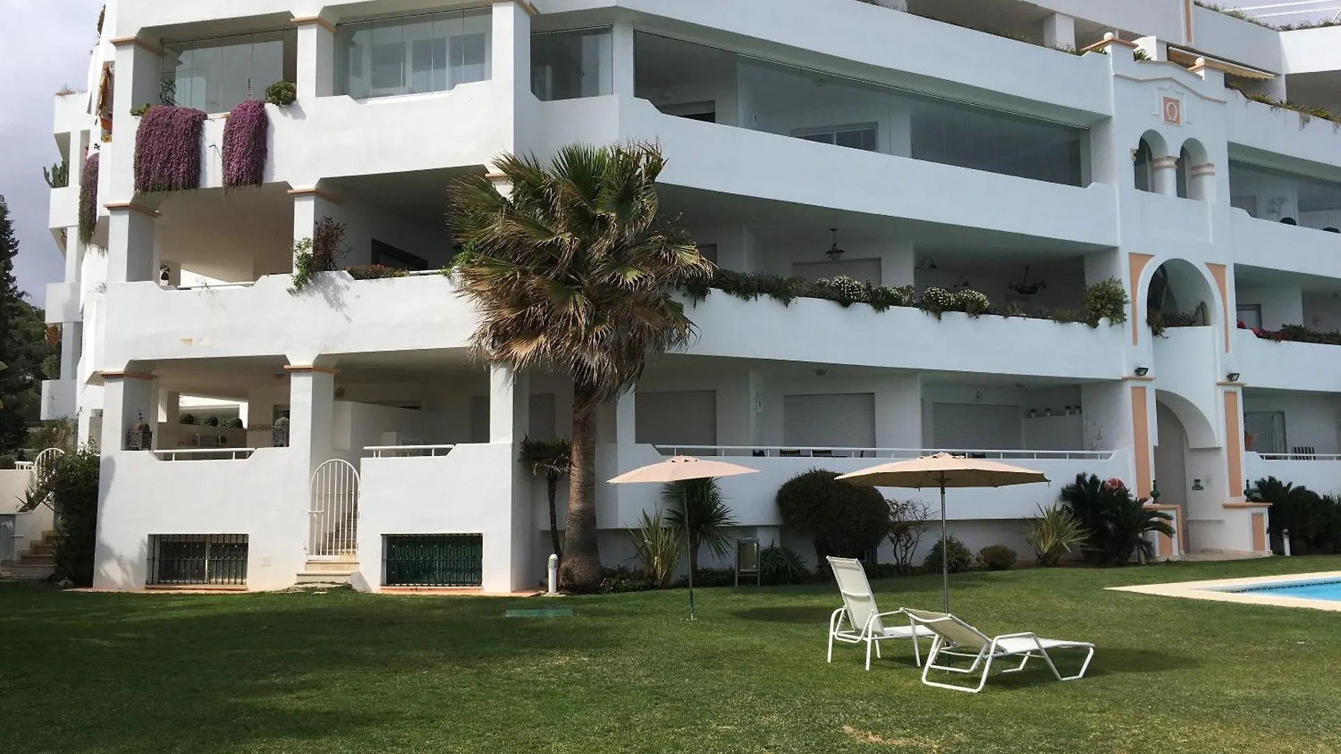 Marbella Seaview Apartment with Pool 0*,