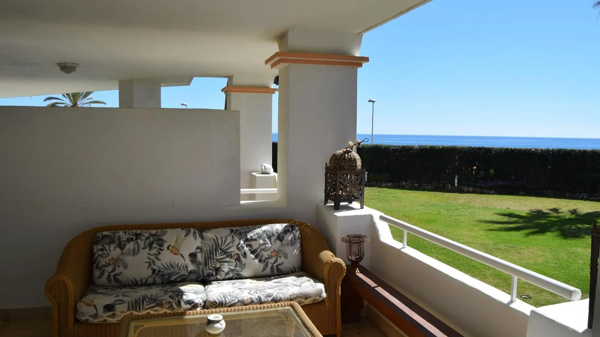 Marbella Seaview Apartment with Pool